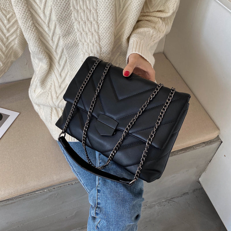 Polished Bag with an Effortless Classic Look