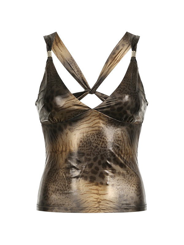 Well Tailored Top with a Graceful Silhouette