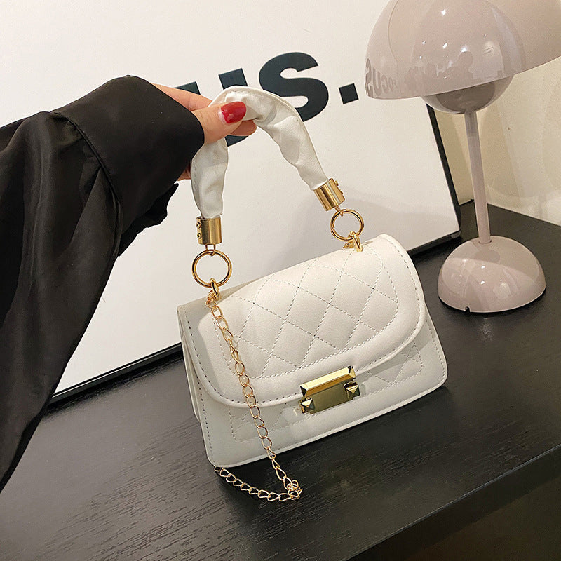 Beautifully Finished Bag in a Timeless Design