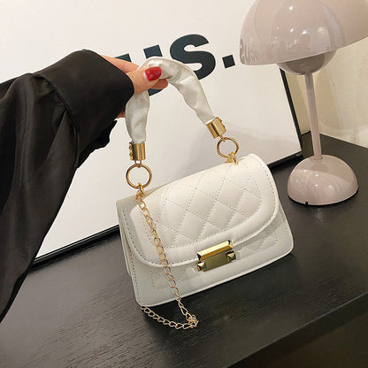 Beautifully Finished Bag in a Timeless Design