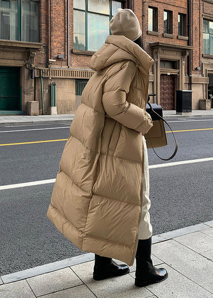 Well Tailored Coat with a Graceful Silhouette