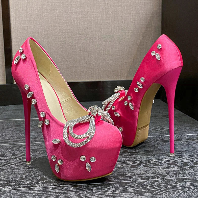 Well Tailored Heels with a Graceful Silhouette