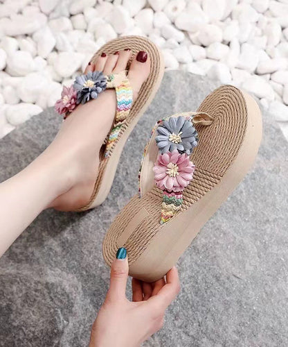 Effortlessly Elegant Sandals with a Timeless Design