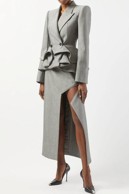 Effortlessly Elegant Garment with a Timeless Design