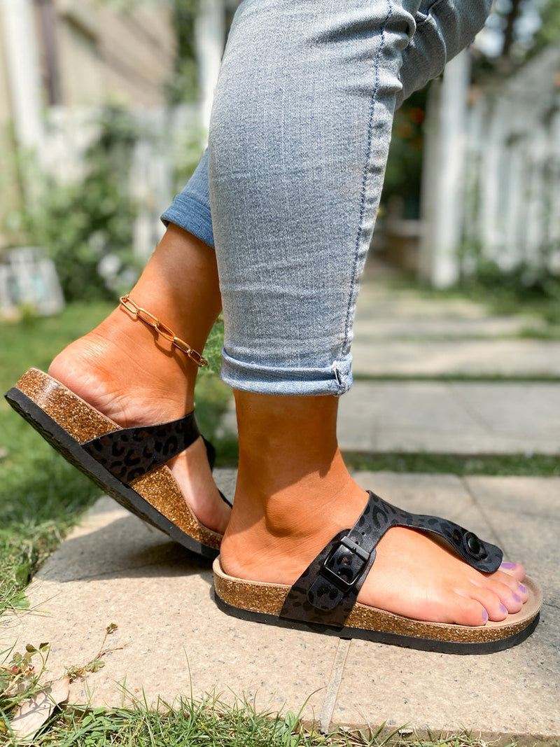 Classic Vintage Sandals with a Flattering Fit