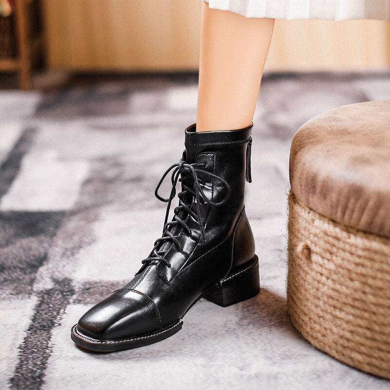 Polished Boots with an Effortless Classic Look