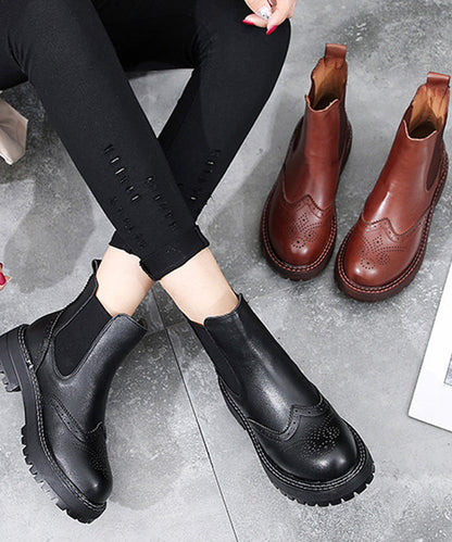 Well Tailored Boots with a Graceful Silhouette