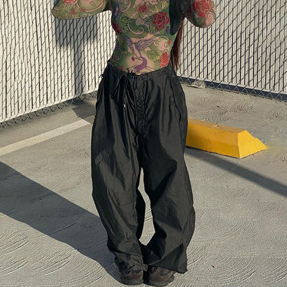 Well Tailored Pants with a Graceful Silhouette