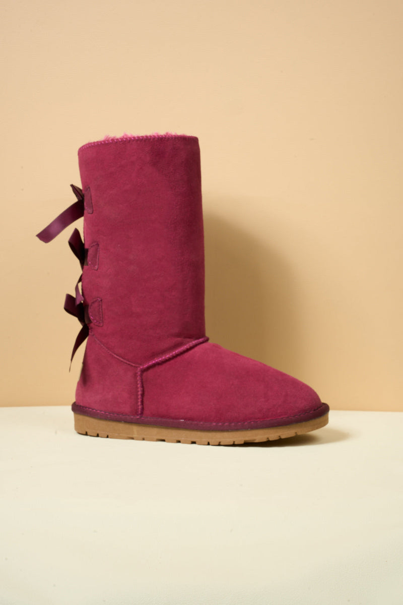 Effortlessly Elegant Boots with a Timeless Design
