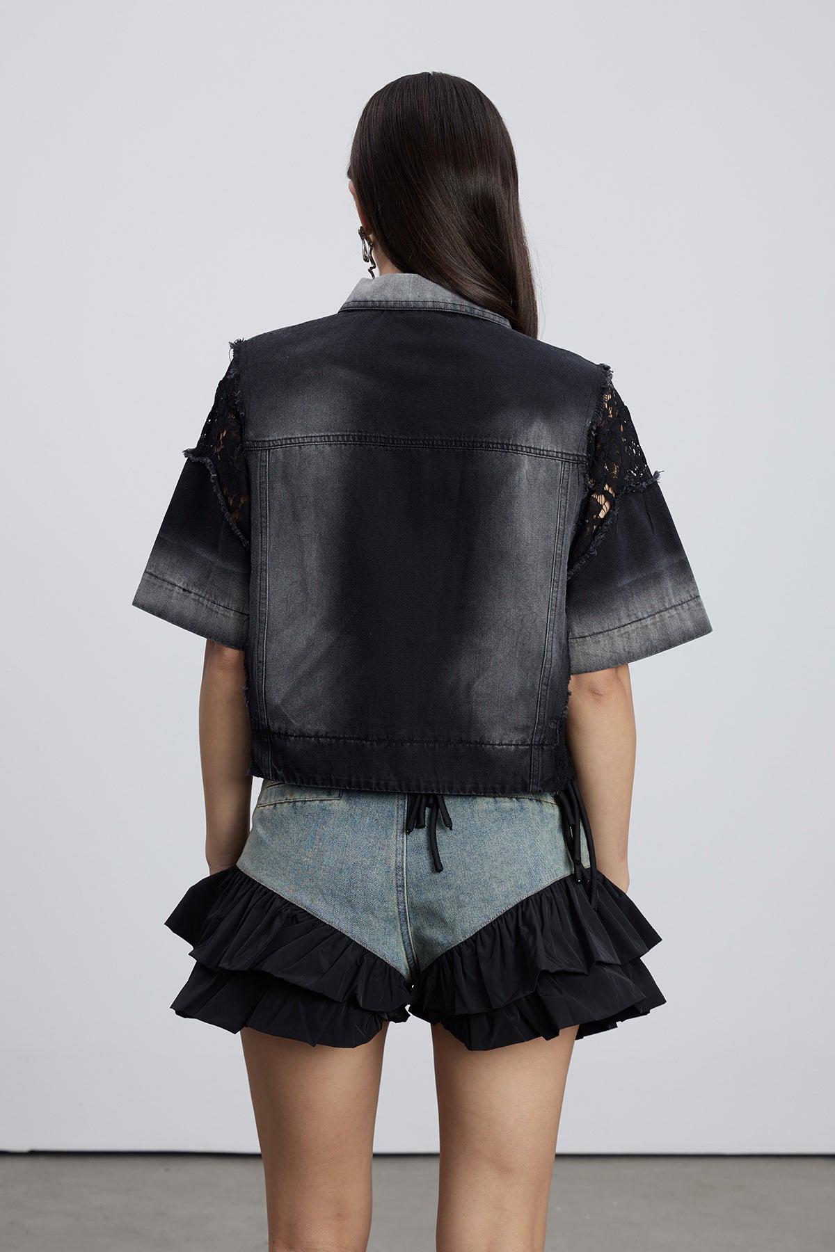 Well Tailored Shirt with a Graceful Silhouette