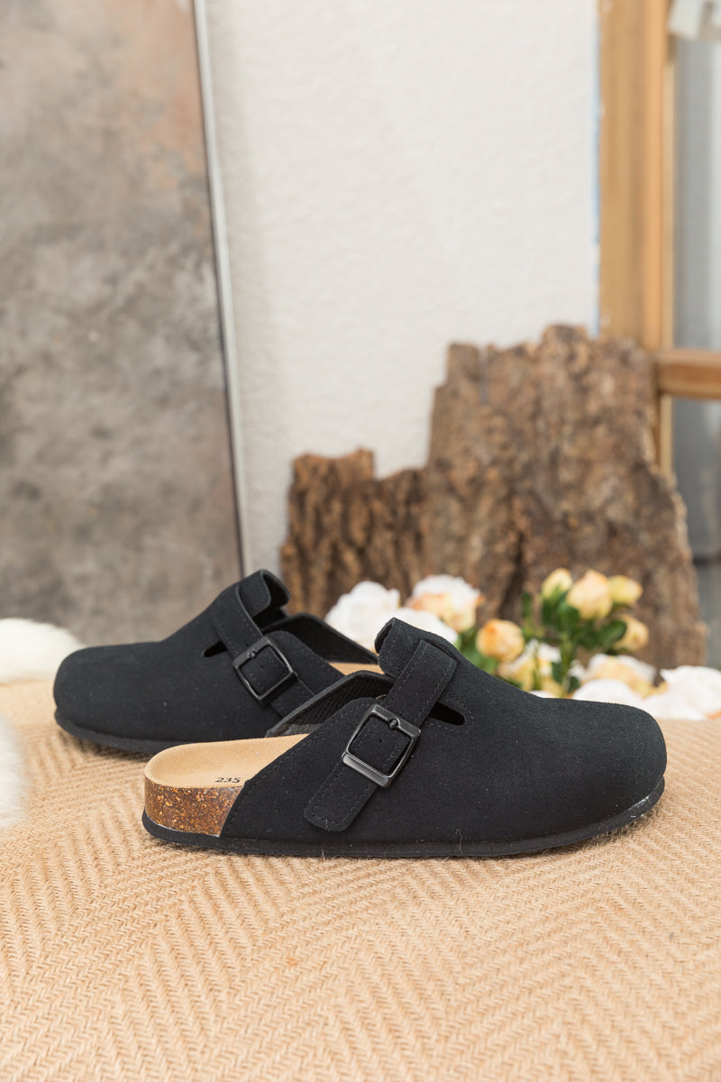 Sophisticated Garment with a Clean Classic Look