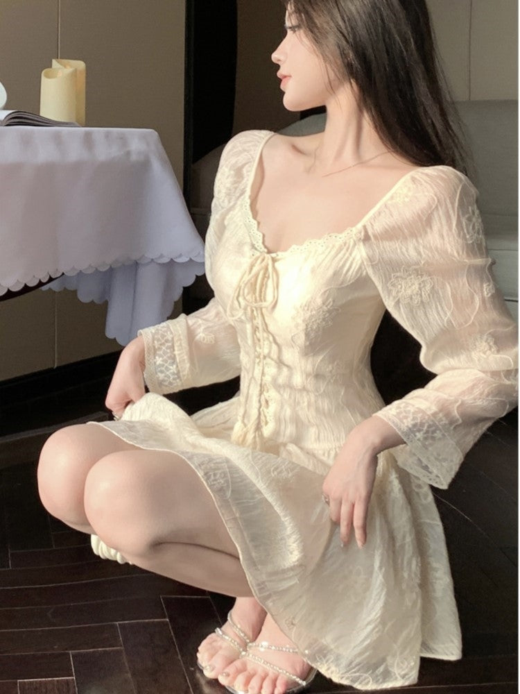 Beautifully Finished Dress in a Timeless Design