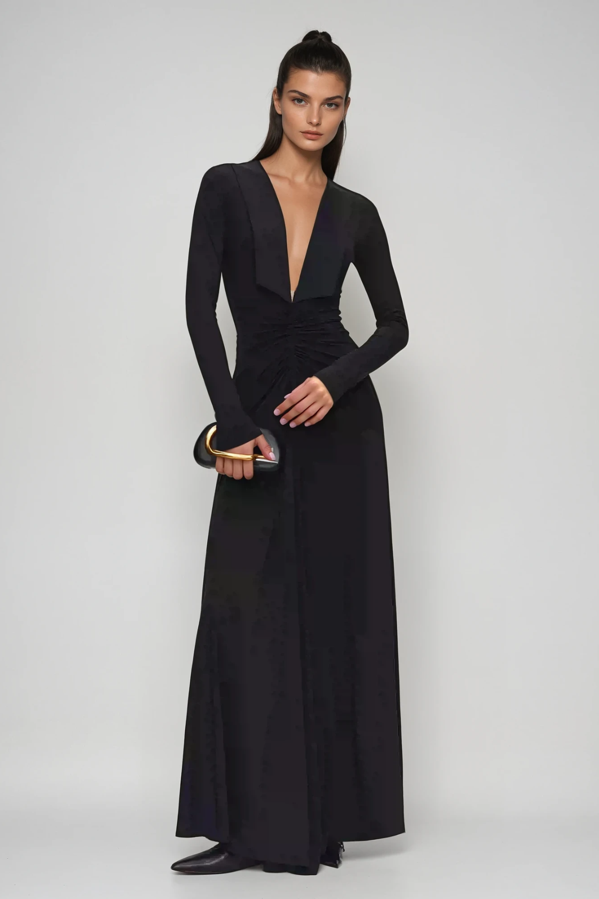 Well Tailored Dress with a Graceful Silhouette