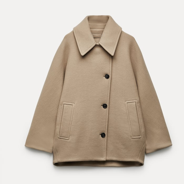 Well Tailored Coat with a Graceful Silhouette