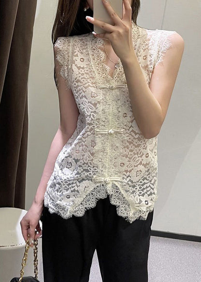 Effortlessly Elegant Garment with a Timeless Design