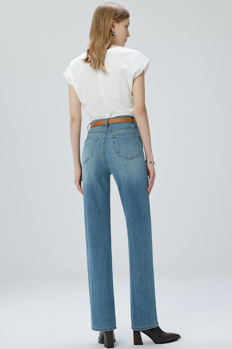Well Tailored Garment with a Graceful Silhouette