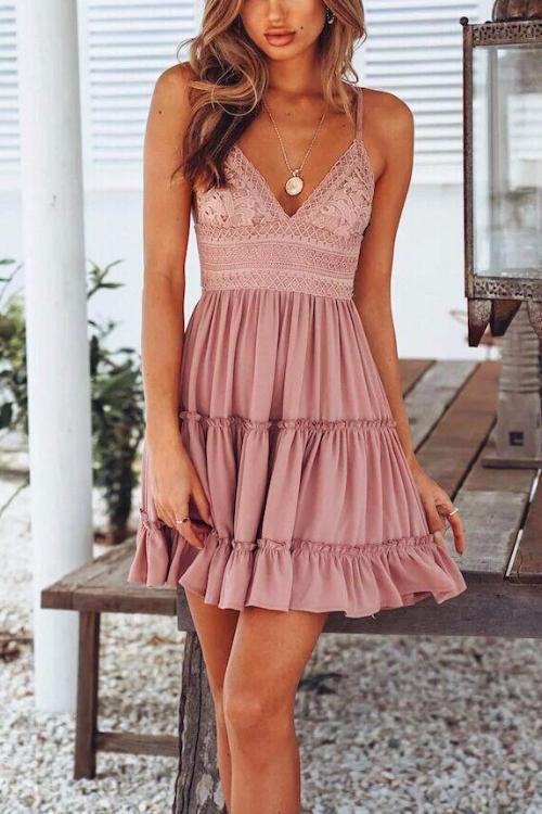 Beautifully Finished Dress in a Timeless Design