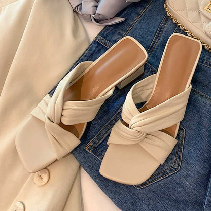 Effortlessly Elegant Garment with a Timeless Design