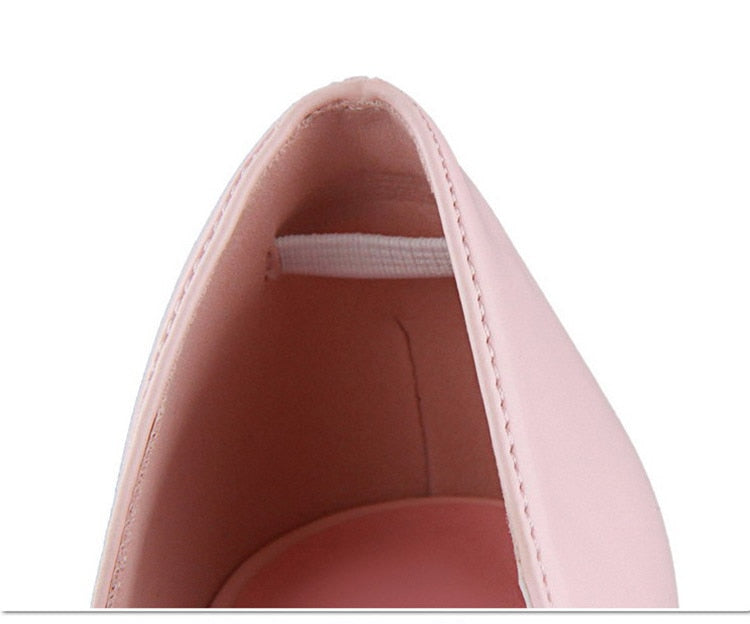 A Vintage Style Heels with Delicate Timeless Details