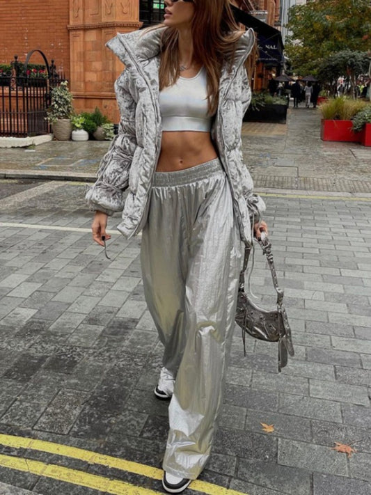 Effortlessly Elegant Pants with a Timeless Design