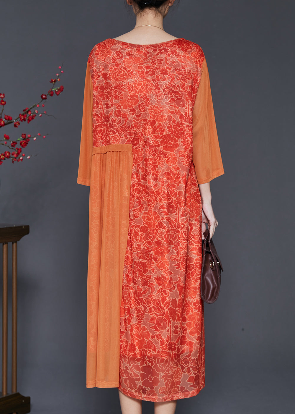 Well Tailored Dress with a Graceful Silhouette
