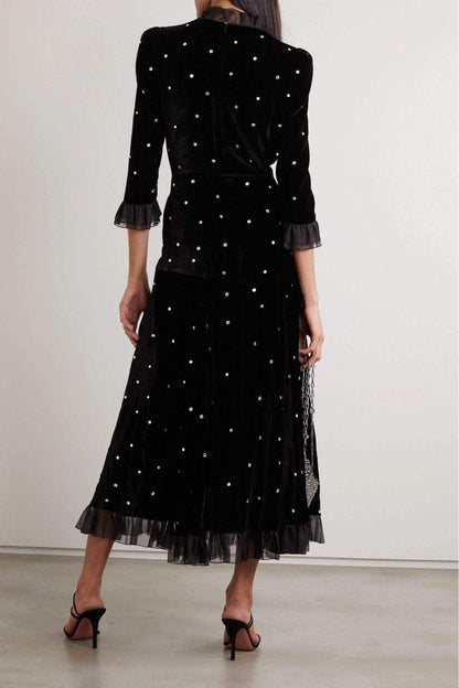Well Tailored Dress with a Graceful Silhouette