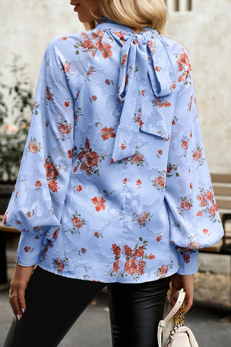 Well Tailored Top with a Graceful Silhouette