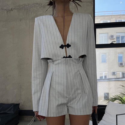 Effortlessly Elegant Jacket with a Timeless Design