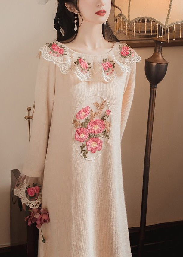 Well Tailored Sweater with a Graceful Silhouette
