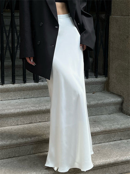 Effortlessly Elegant Garment with a Timeless Design