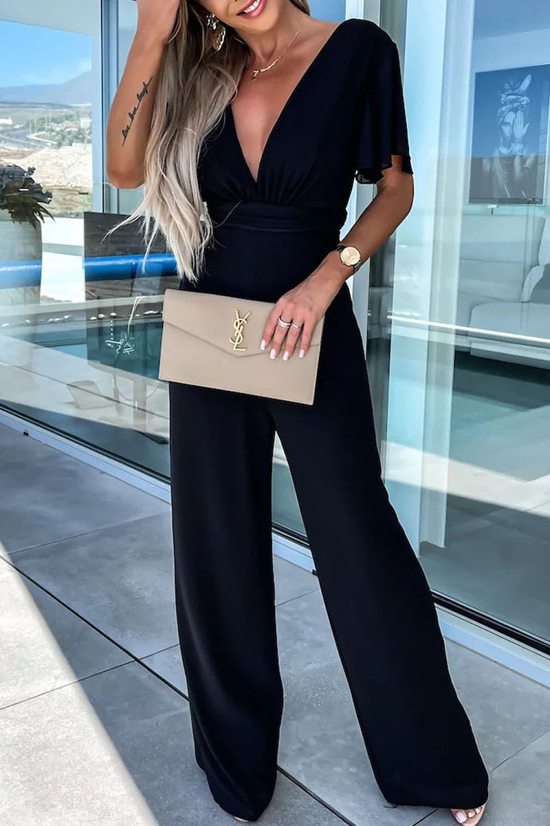 Effortlessly Elegant Garment with a Timeless Design