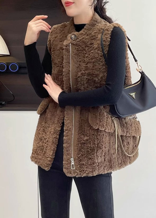 Gracefully Styled Garment for Any Occasion