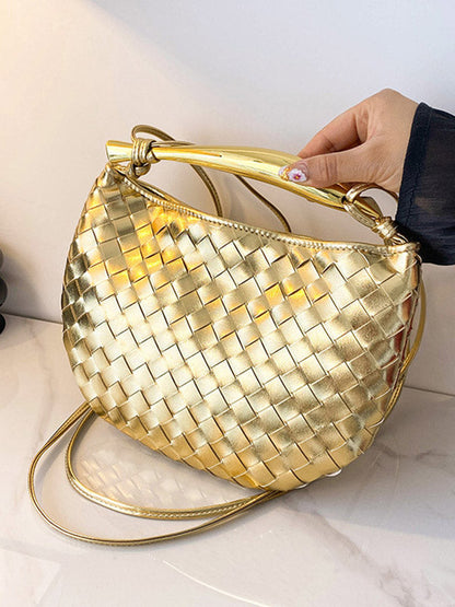 Well Tailored Bag with a Graceful Silhouette