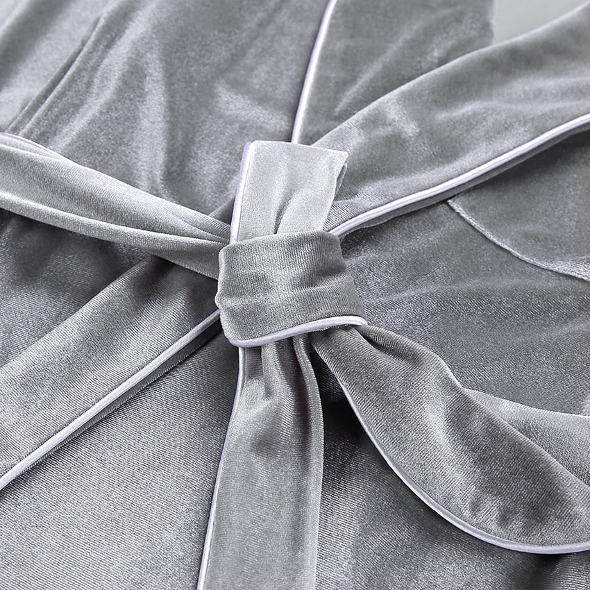 Effortlessly Elegant Garment with a Timeless Design