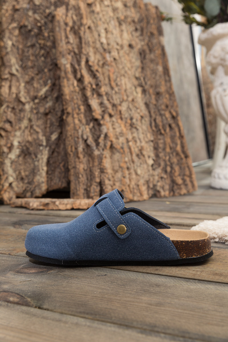 Beautifully Finished Garment in a Timeless Design