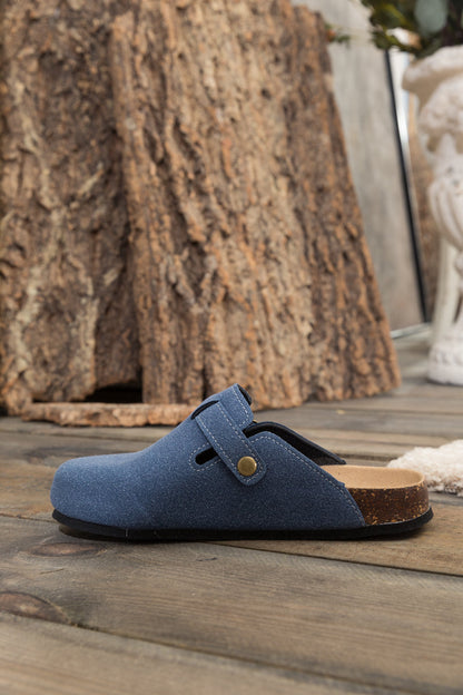 Beautifully Finished Garment in a Timeless Design