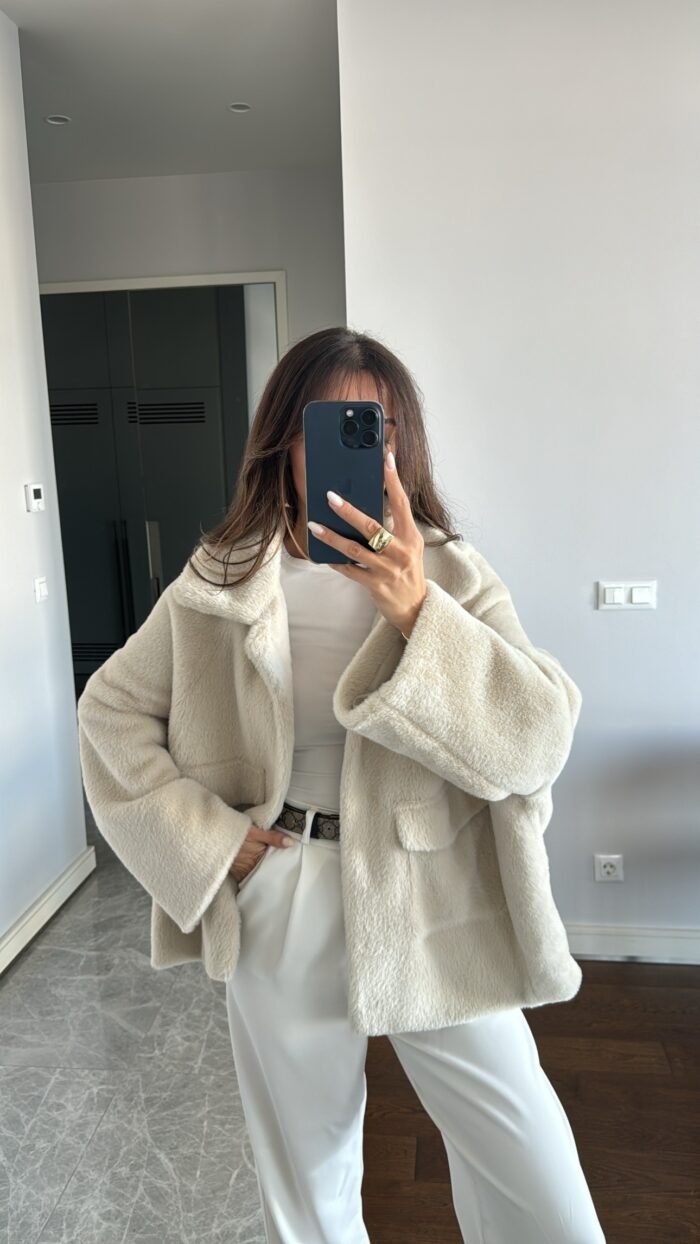 Sophisticated Jacket with a Clean Classic Look