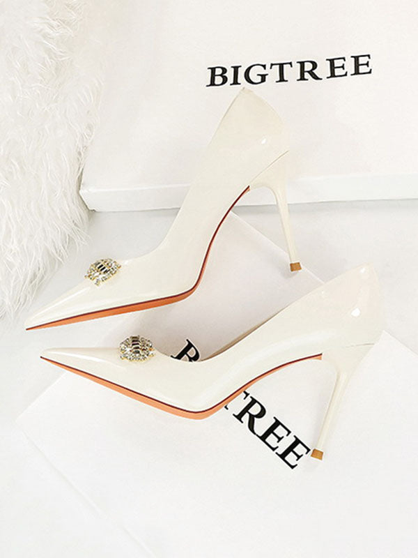 Elegantly Styled Garment for Everyday Wear