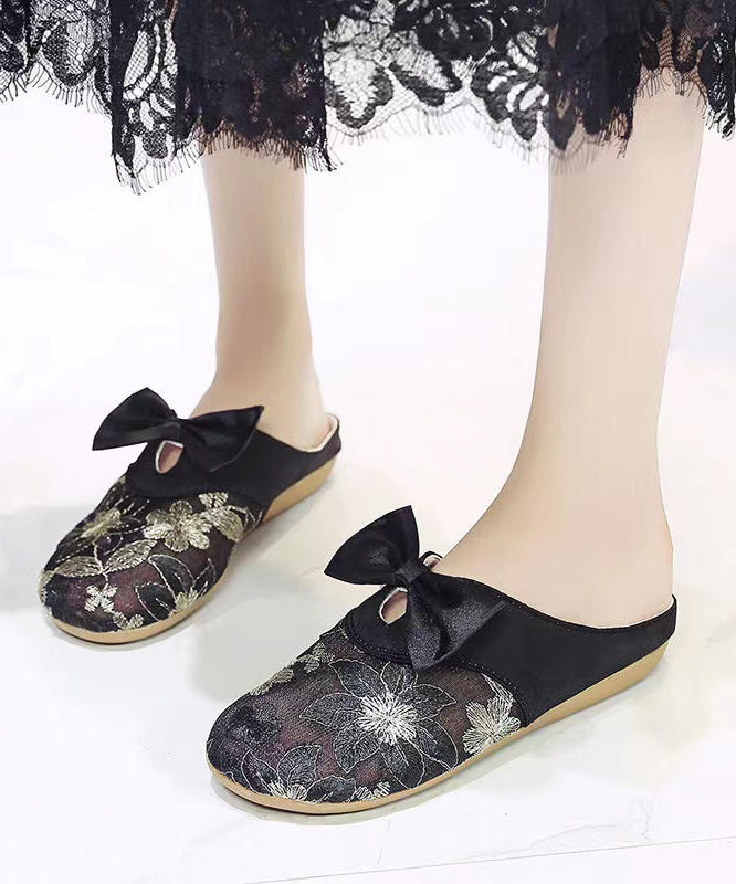 Effortlessly Elegant Sandals with a Timeless Design