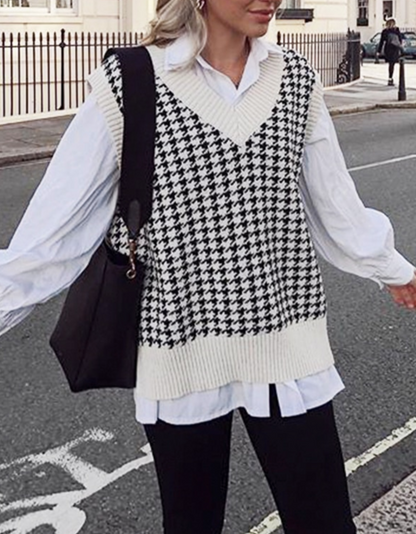 Well Tailored Top with a Graceful Silhouette