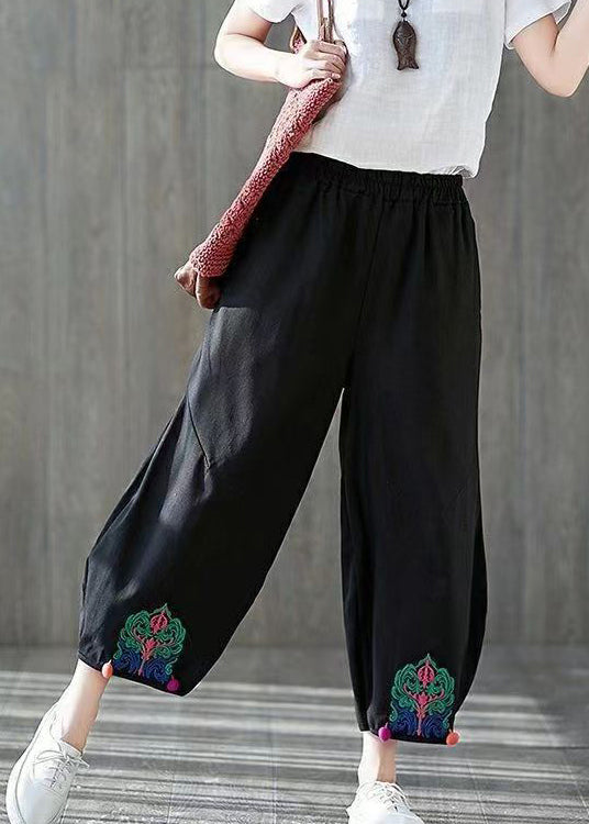 Effortlessly Elegant Pants with a Timeless Design
