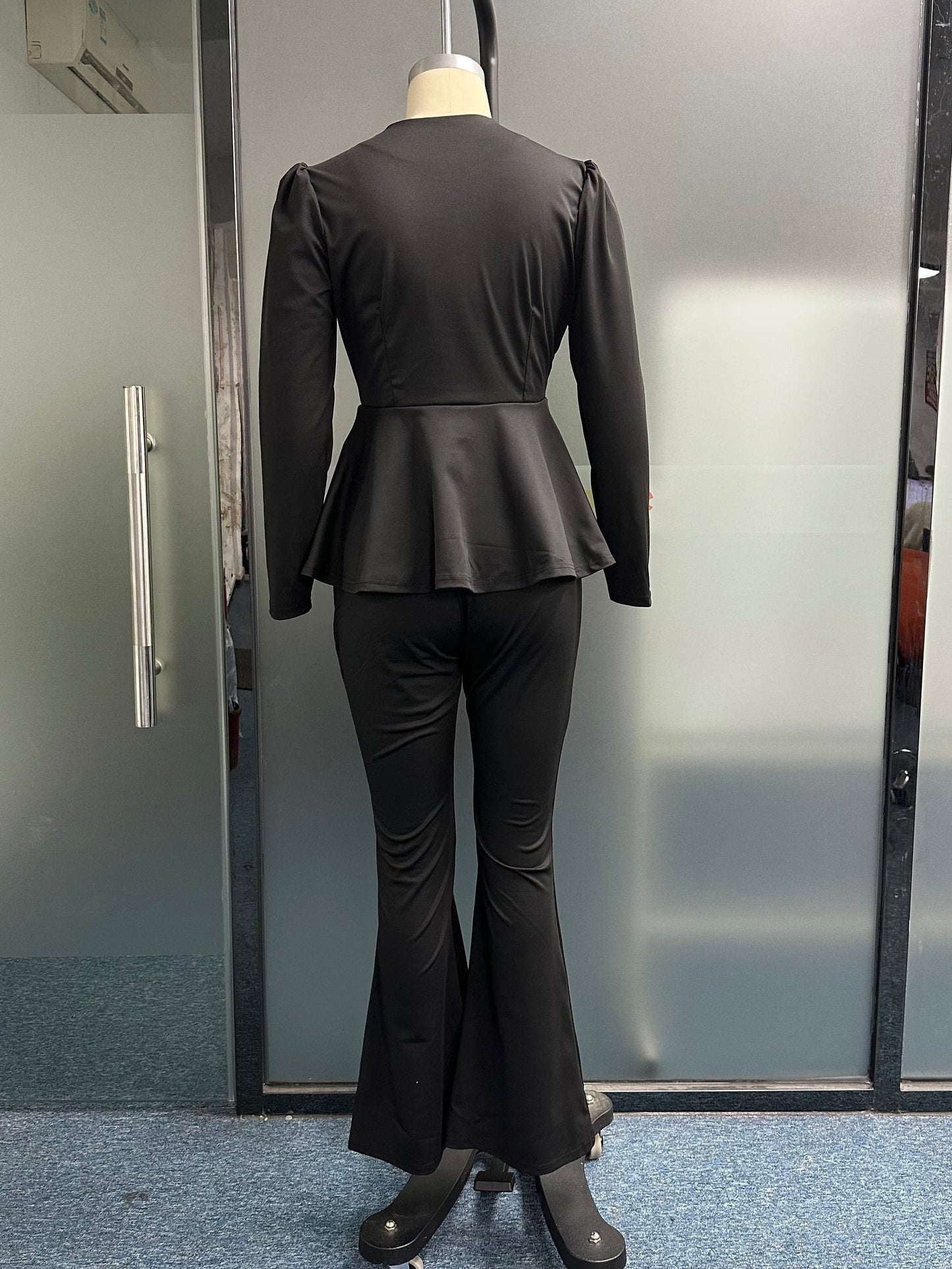 Polished Pants with an Effortless Classic Look