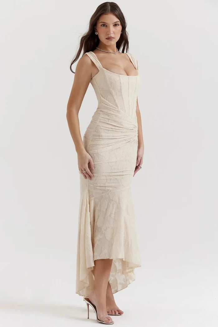 Sophisticated Garment with a Clean Classic Look