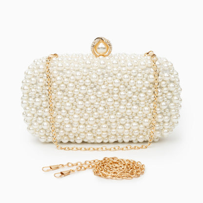 Well Tailored Bag with a Graceful Silhouette