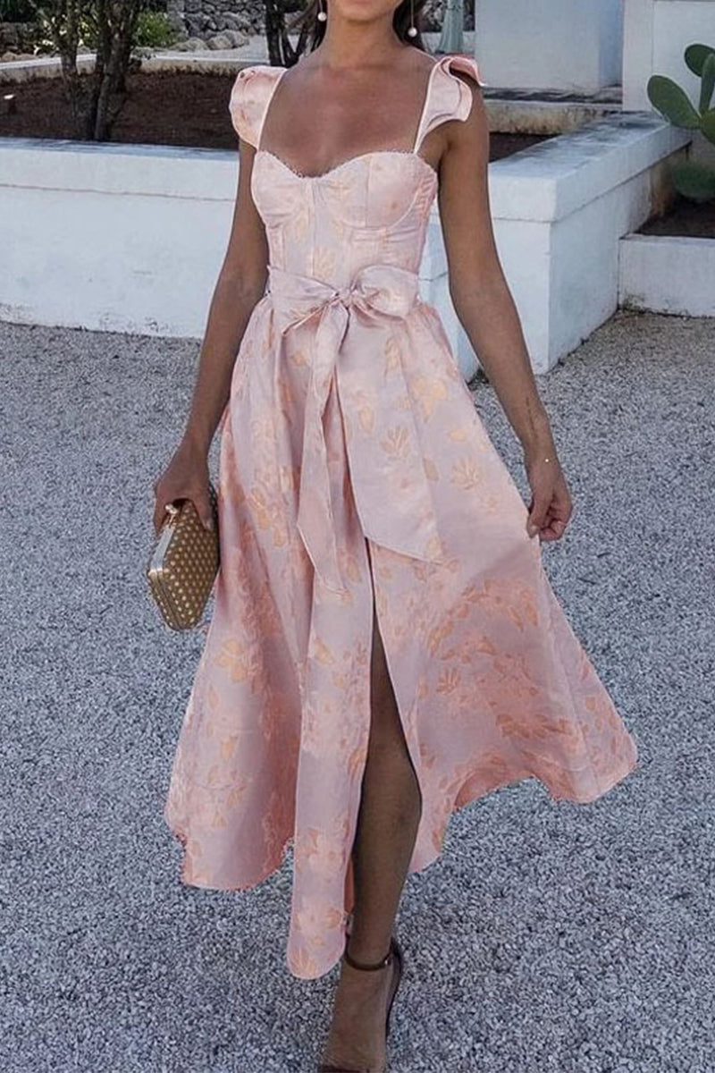 Well Tailored Dress with a Graceful Silhouette