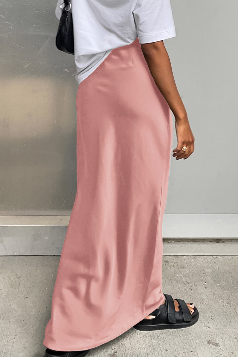 Effortlessly Elegant Garment with a Timeless Design