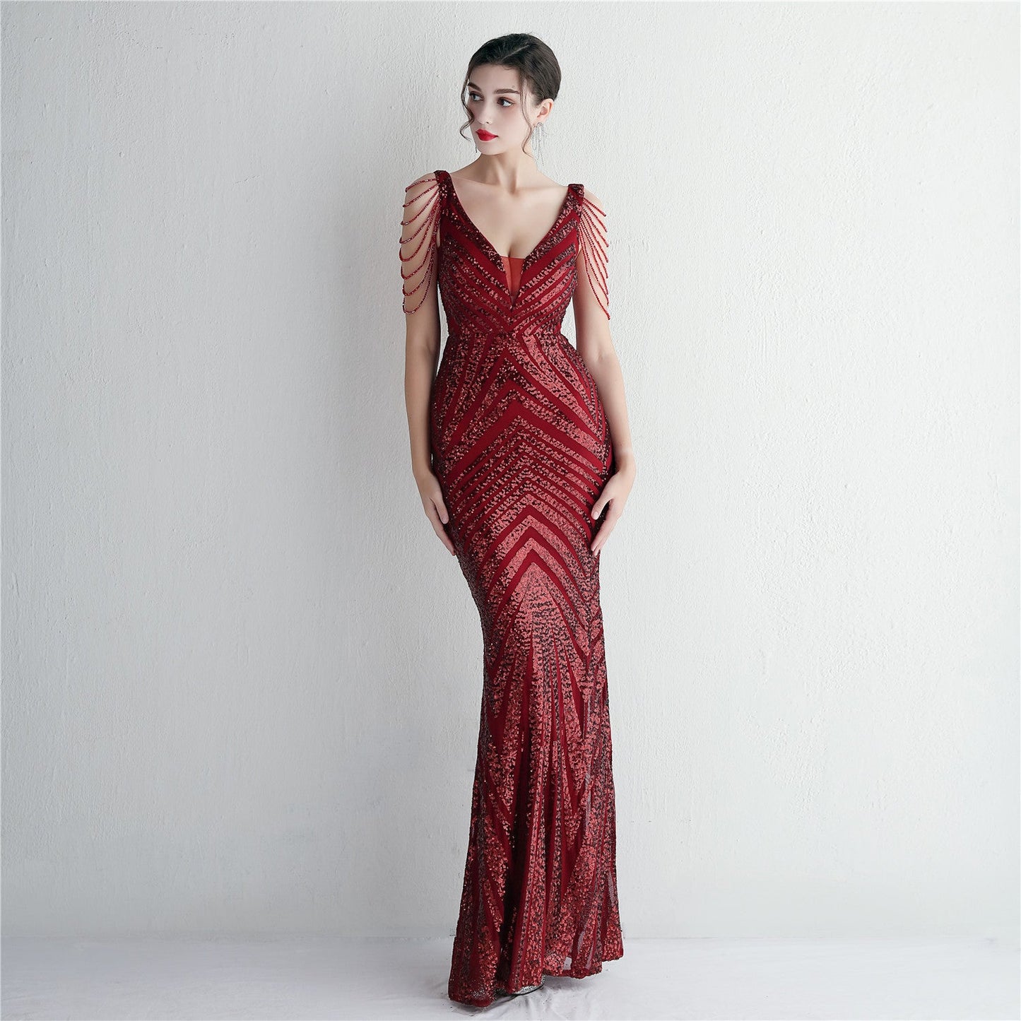 Beautifully Finished Dress in a Timeless Design