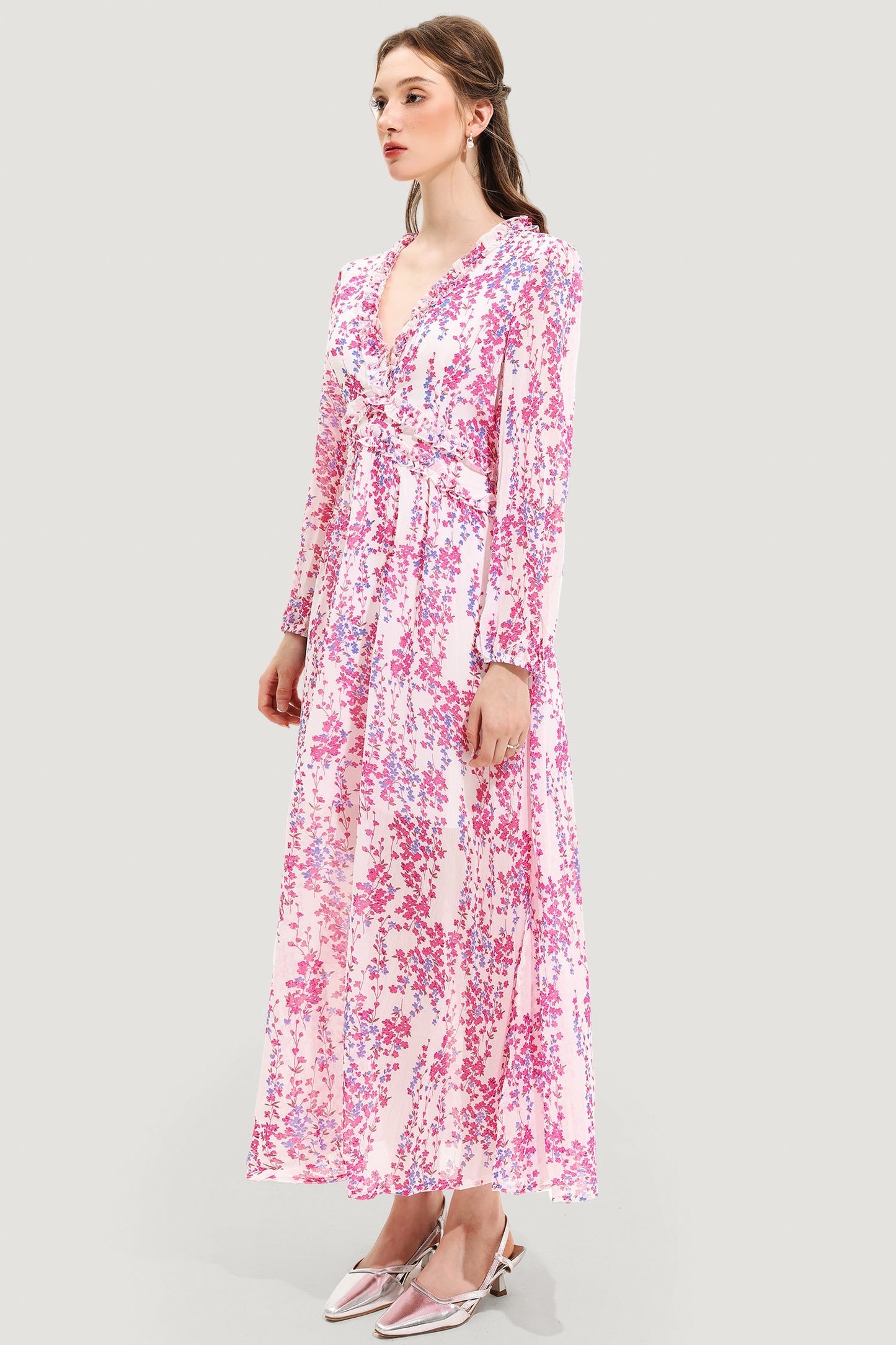 Beautifully Crafted Dress in a Classic Style