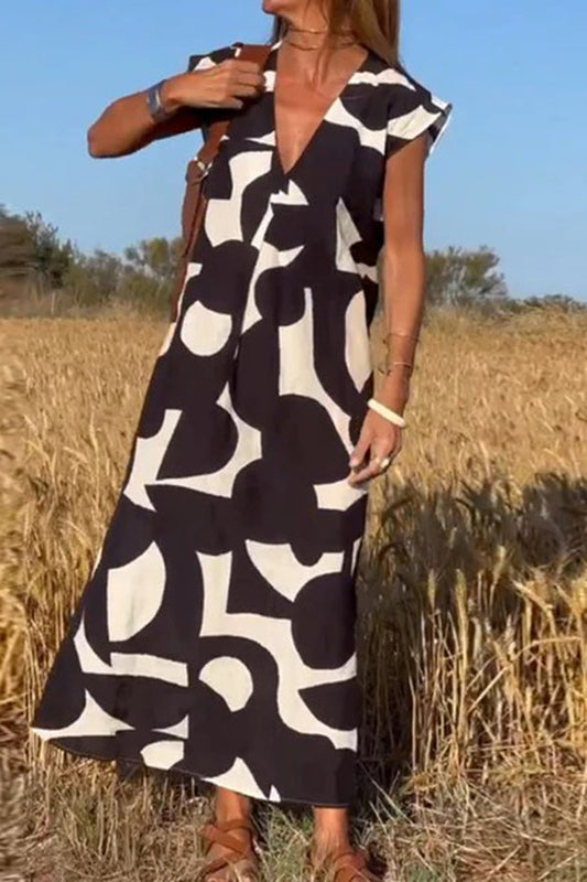 Effortlessly Elegant Dress with a Timeless Design