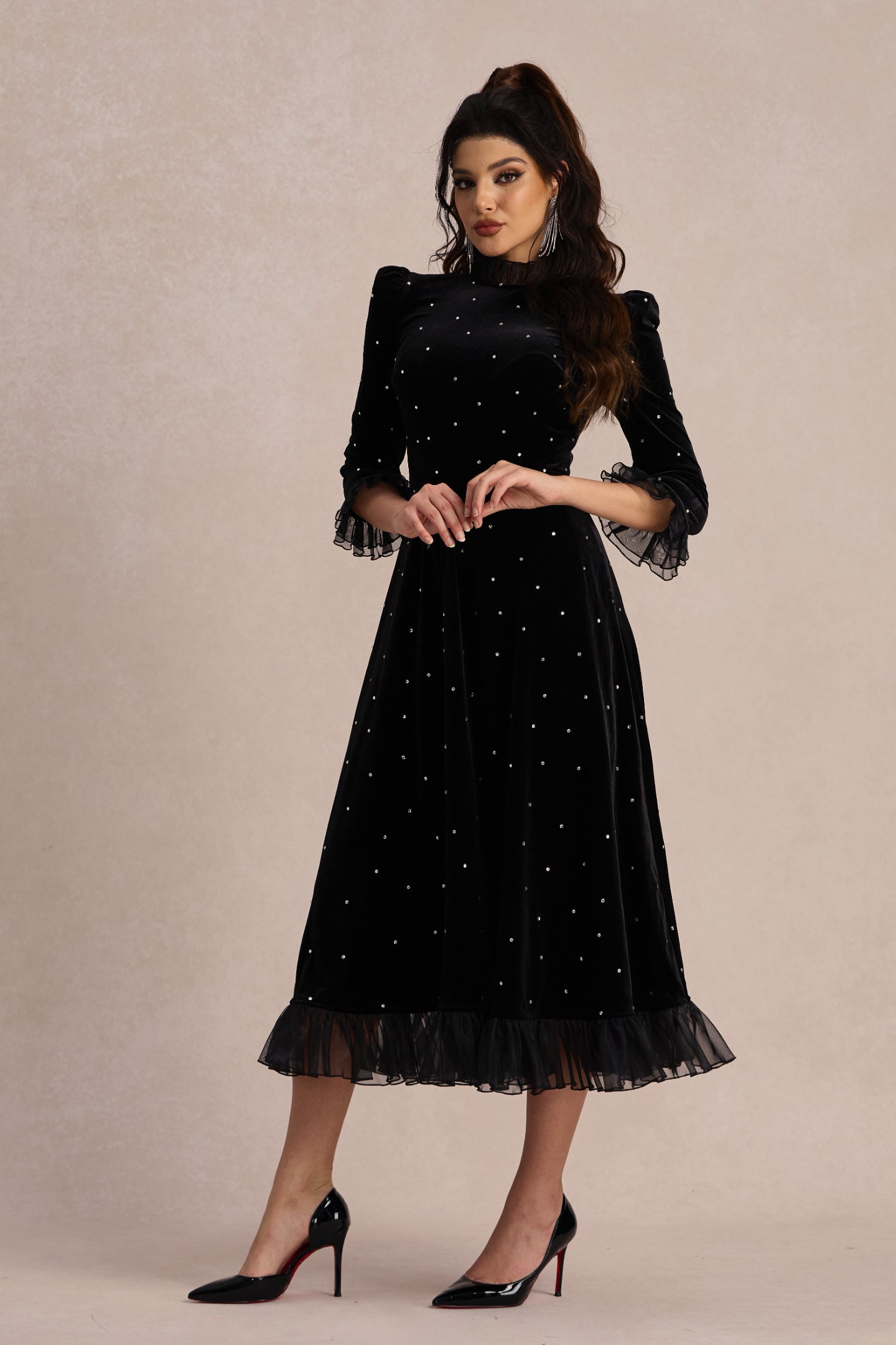 Effortlessly Elegant Dress with a Timeless Design